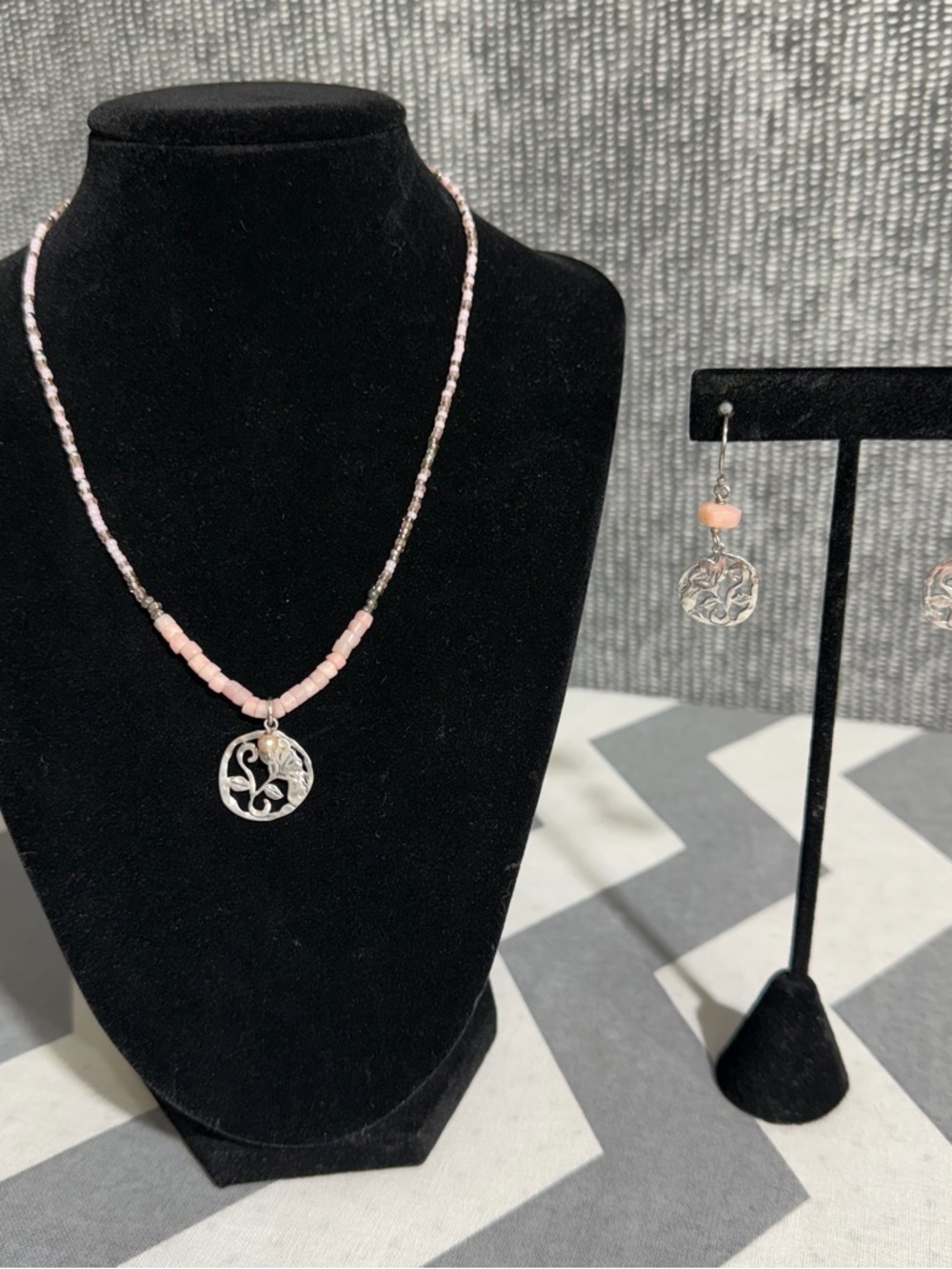 Silpada Pink Beaded Necklace with Silver Filigree Pendant and Matching Earrings - Picture 10 of 11